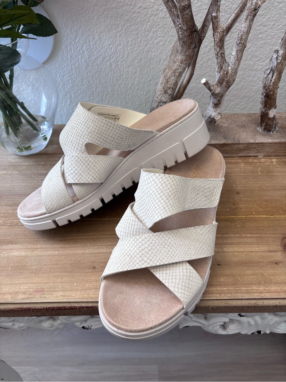 Vionic Women's Uptown Sunset Slide Sandal Ivory - 12 WIDE - Picture 2 of 9
